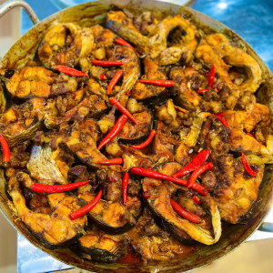 Cá trắm kho riềng